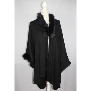 Black Shawl with faux fur